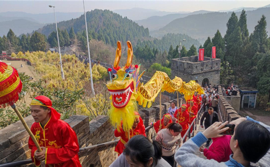 122大阳城集团网站创新春节专辑 翻开龙年新篇章
